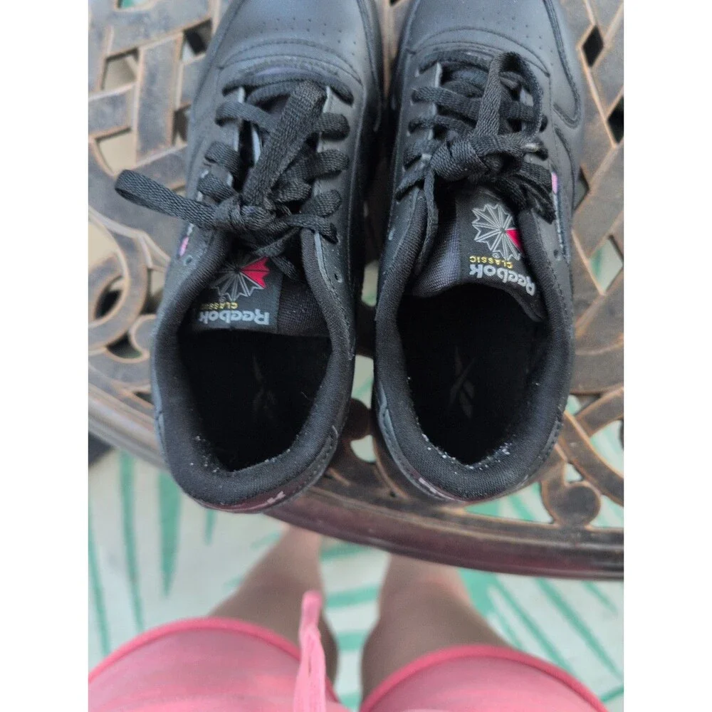 Reebok Classic Black Sneakers Boys Size 5, Women Size 7